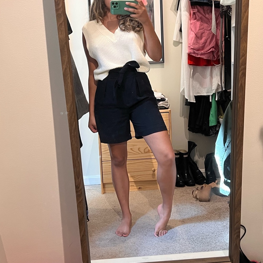 Black Bermuda Shorts SZ:4